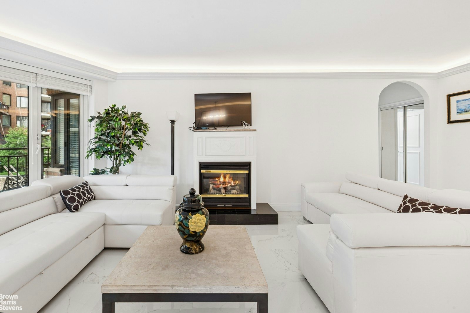 60 SUTTON Place S 3EN