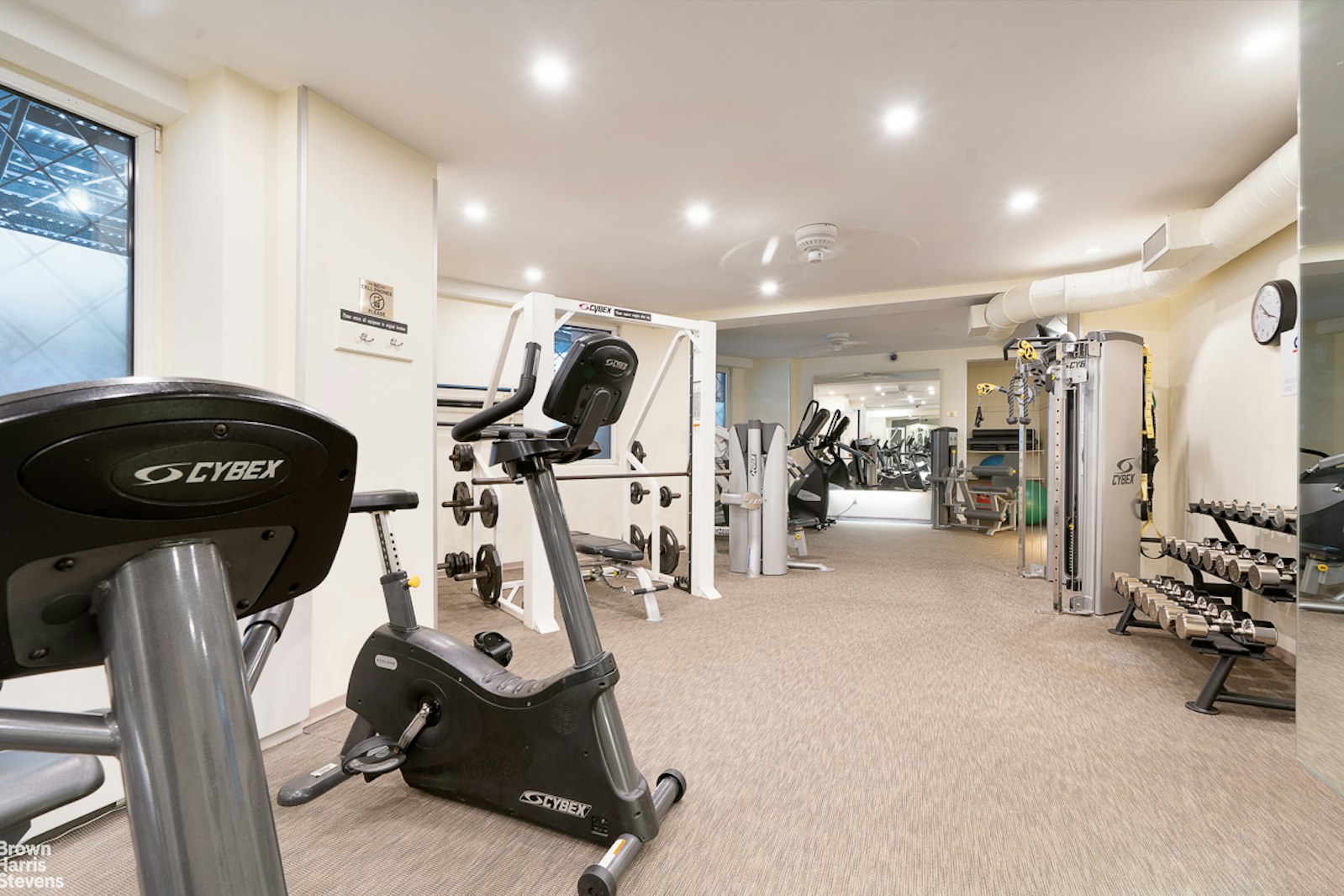 60 SUTTON Place S 3EN