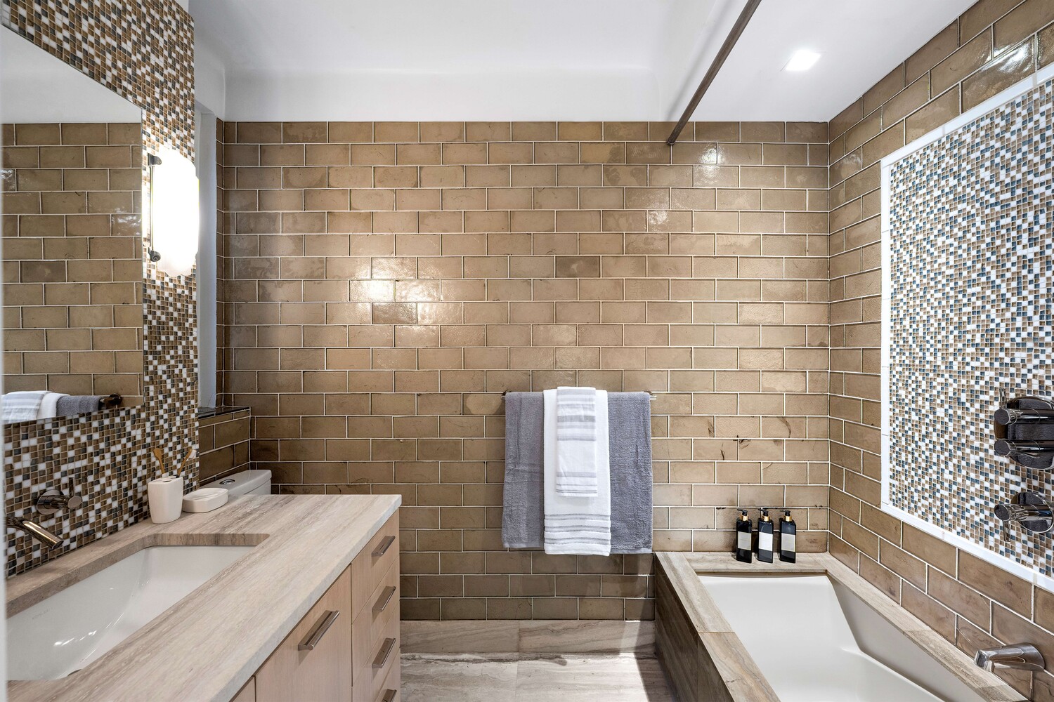 285 RIVERSIDE Drive 11G