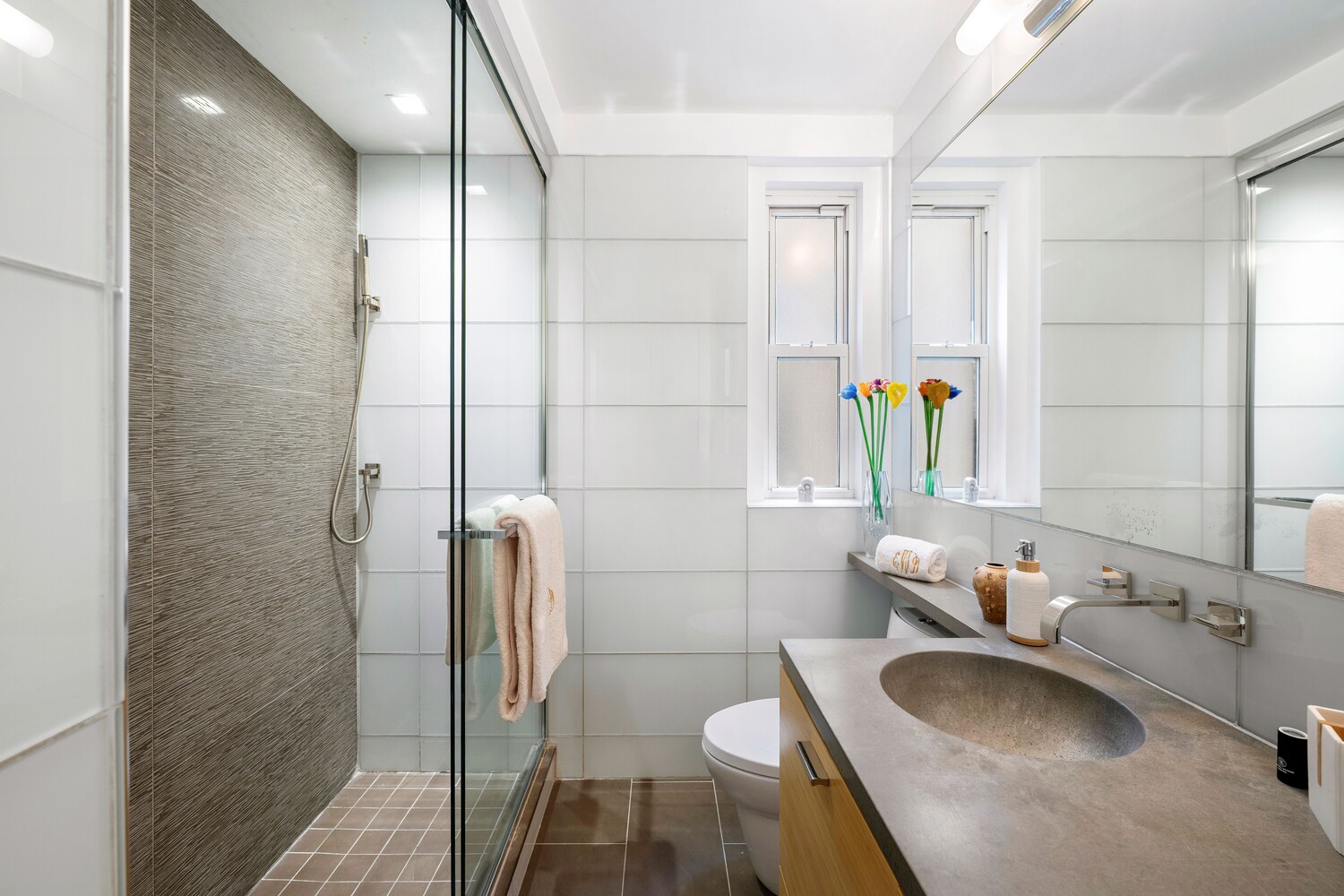 285 RIVERSIDE Drive 11G