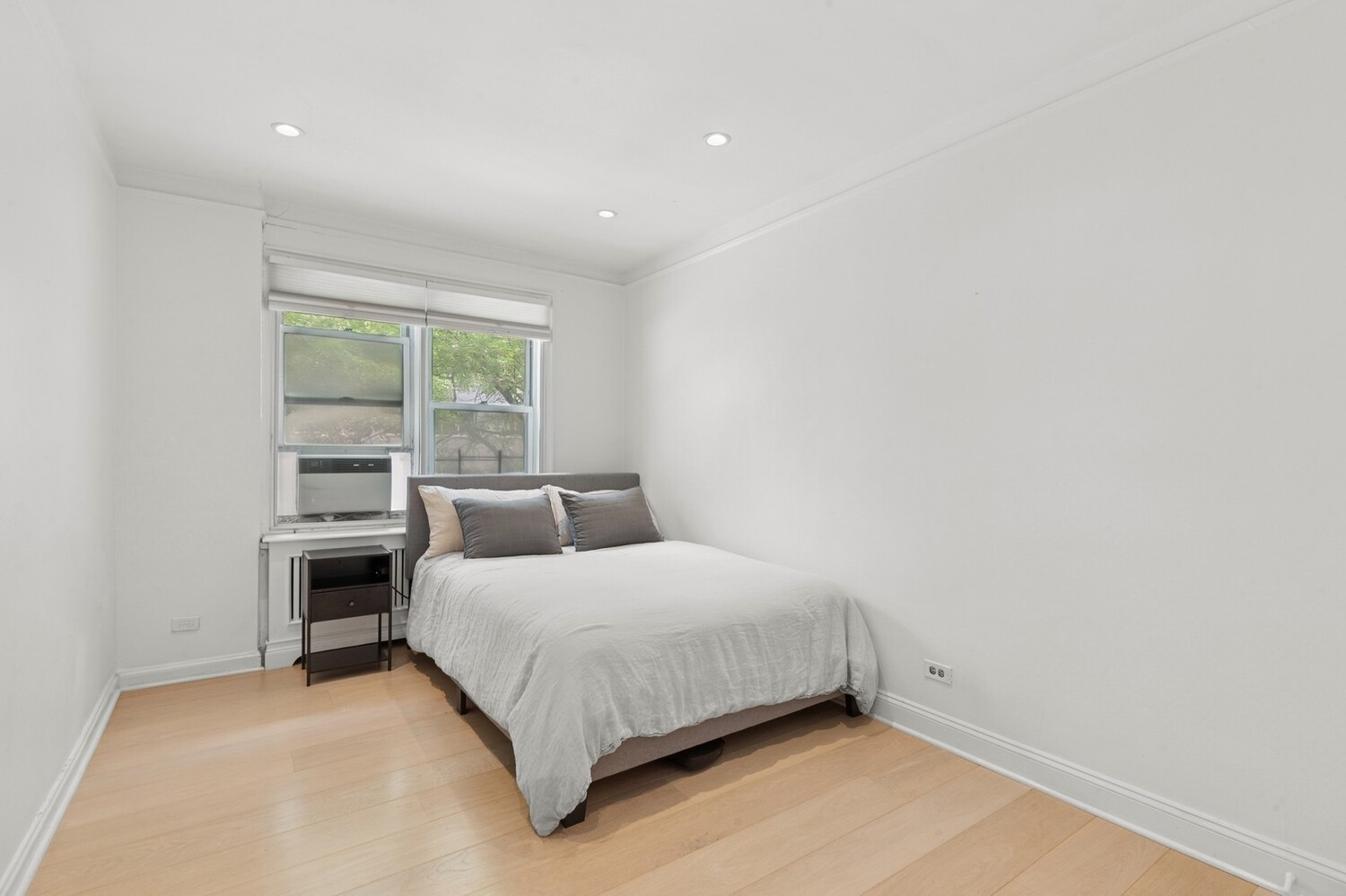 300 W 53RD Street 2E