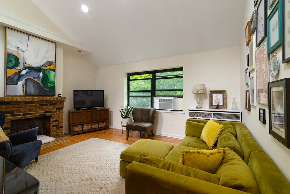 257 W 91ST Street 4E