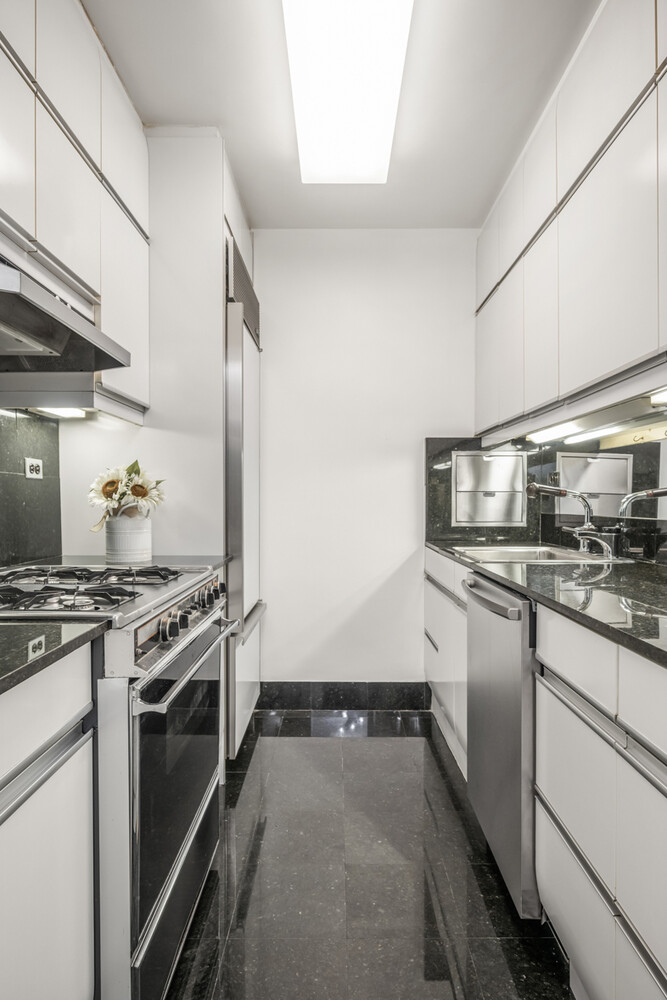 400 E 56TH Street 31K