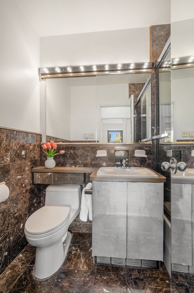 400 E 56TH Street 31K