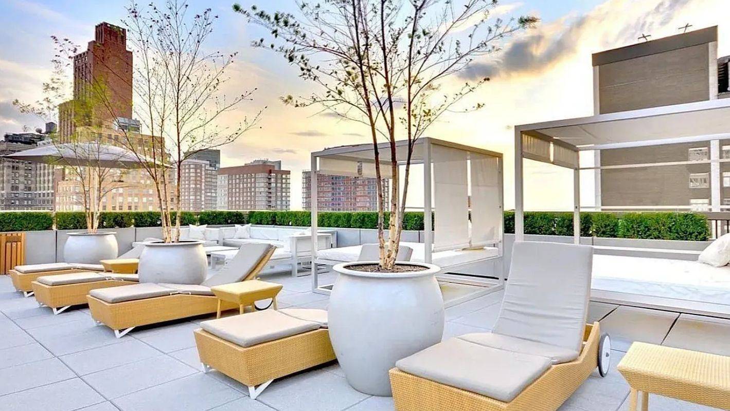 88 Greenwich Street 326
