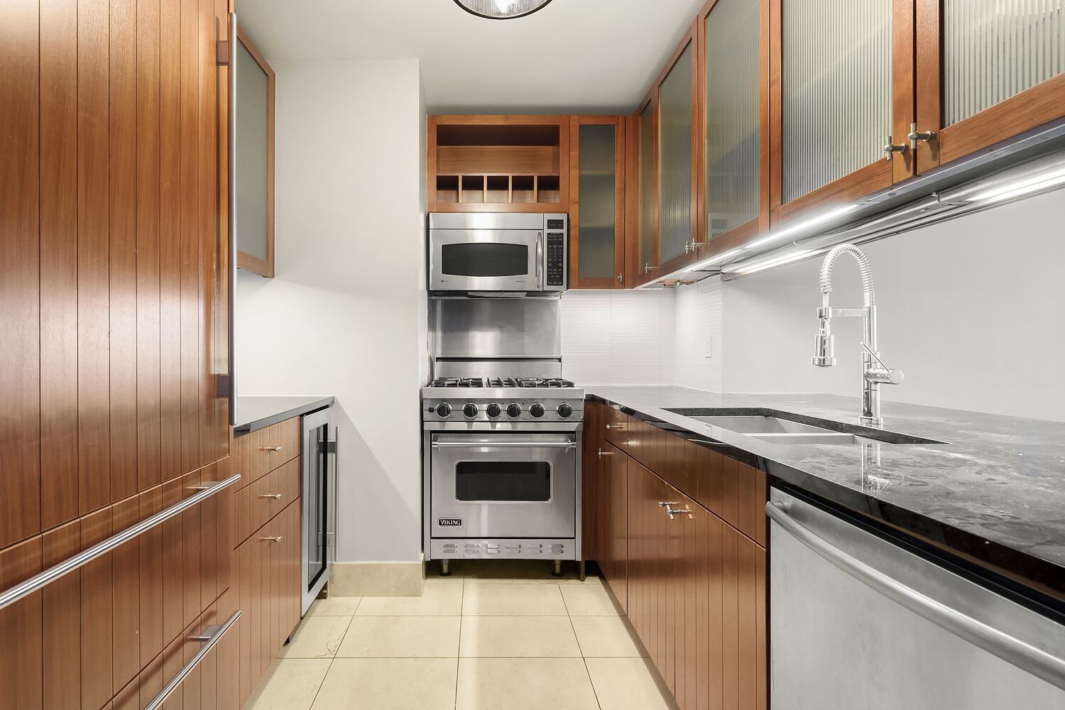 250 E 53RD Street 502