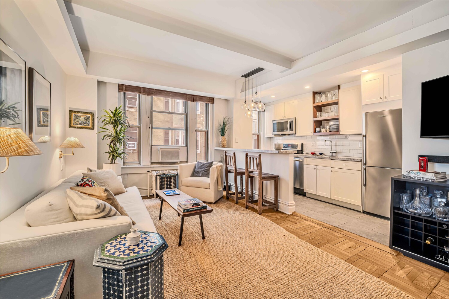 24 5TH Avenue 829