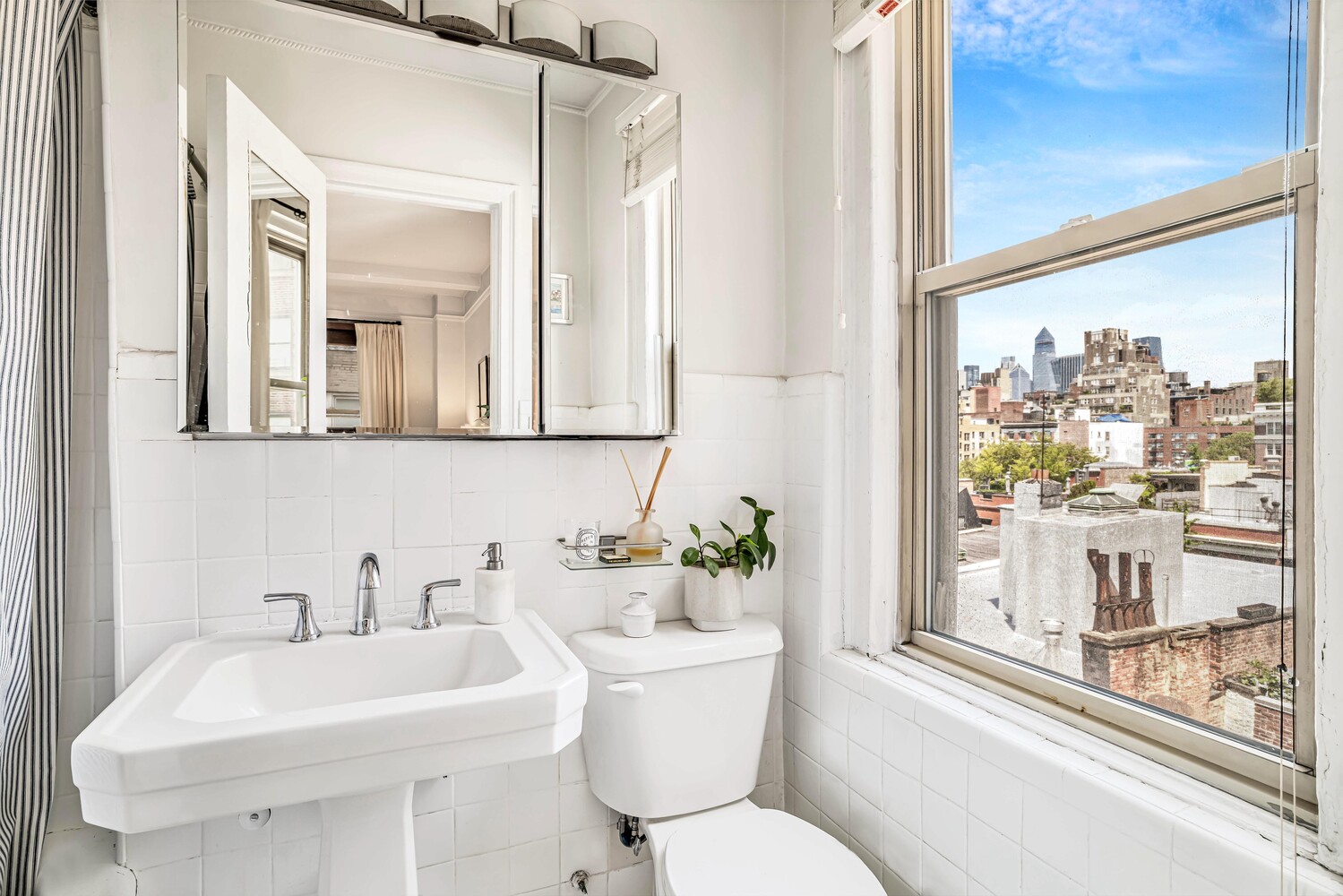24 5TH Avenue 829