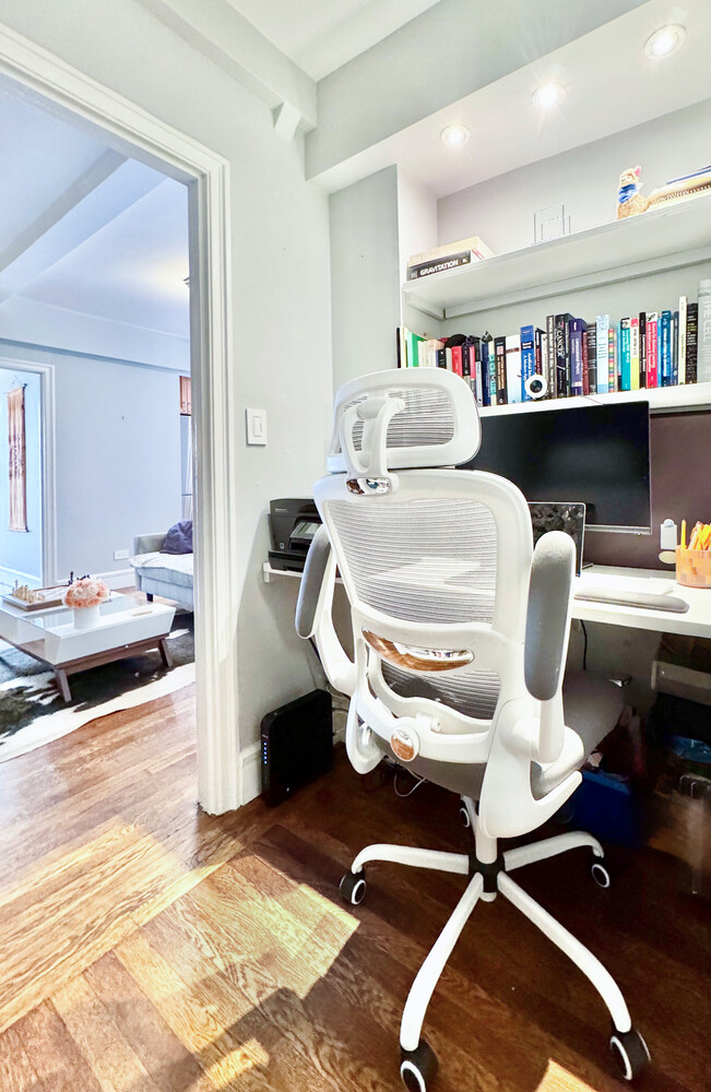 325 W 45TH Street 304