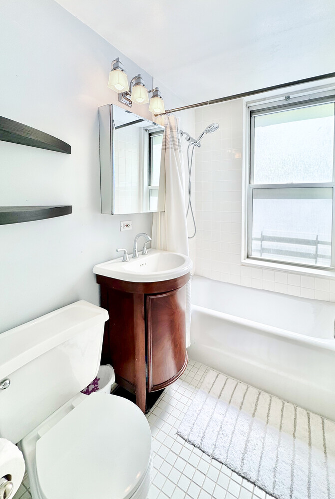 325 W 45TH Street 304