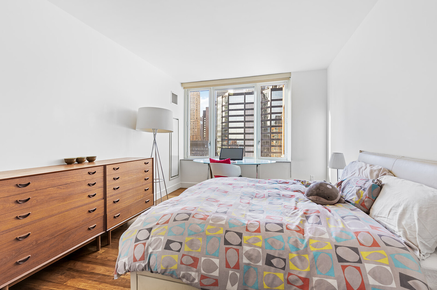 250 E 53RD Street 3004