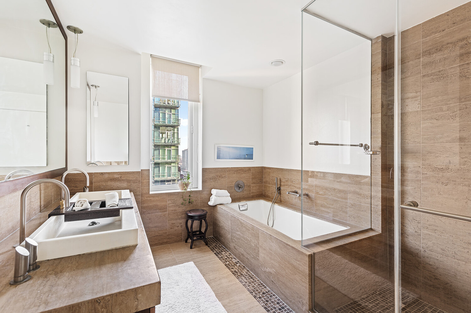 250 E 53RD Street 3004