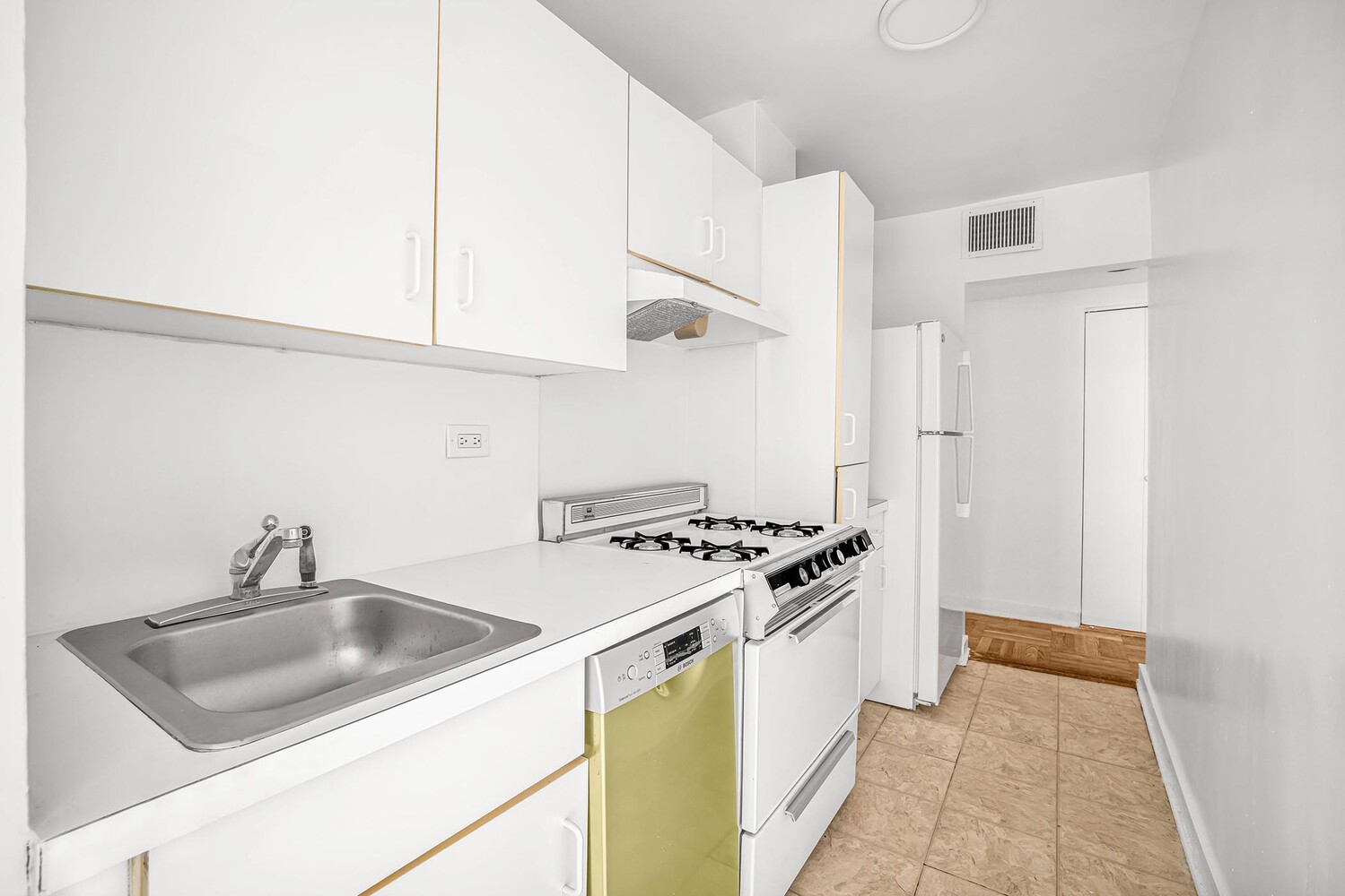 233 E 70TH Street 10T