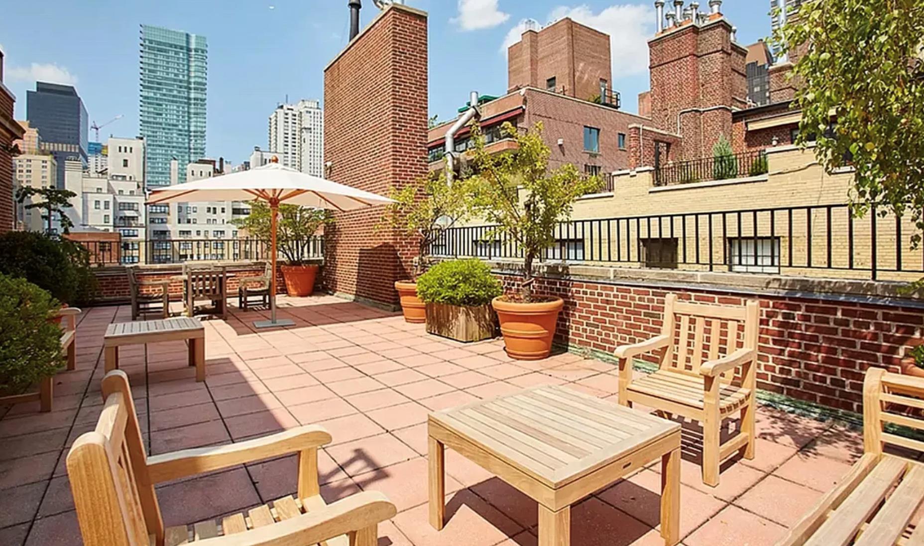 14 SUTTON Place S 4C