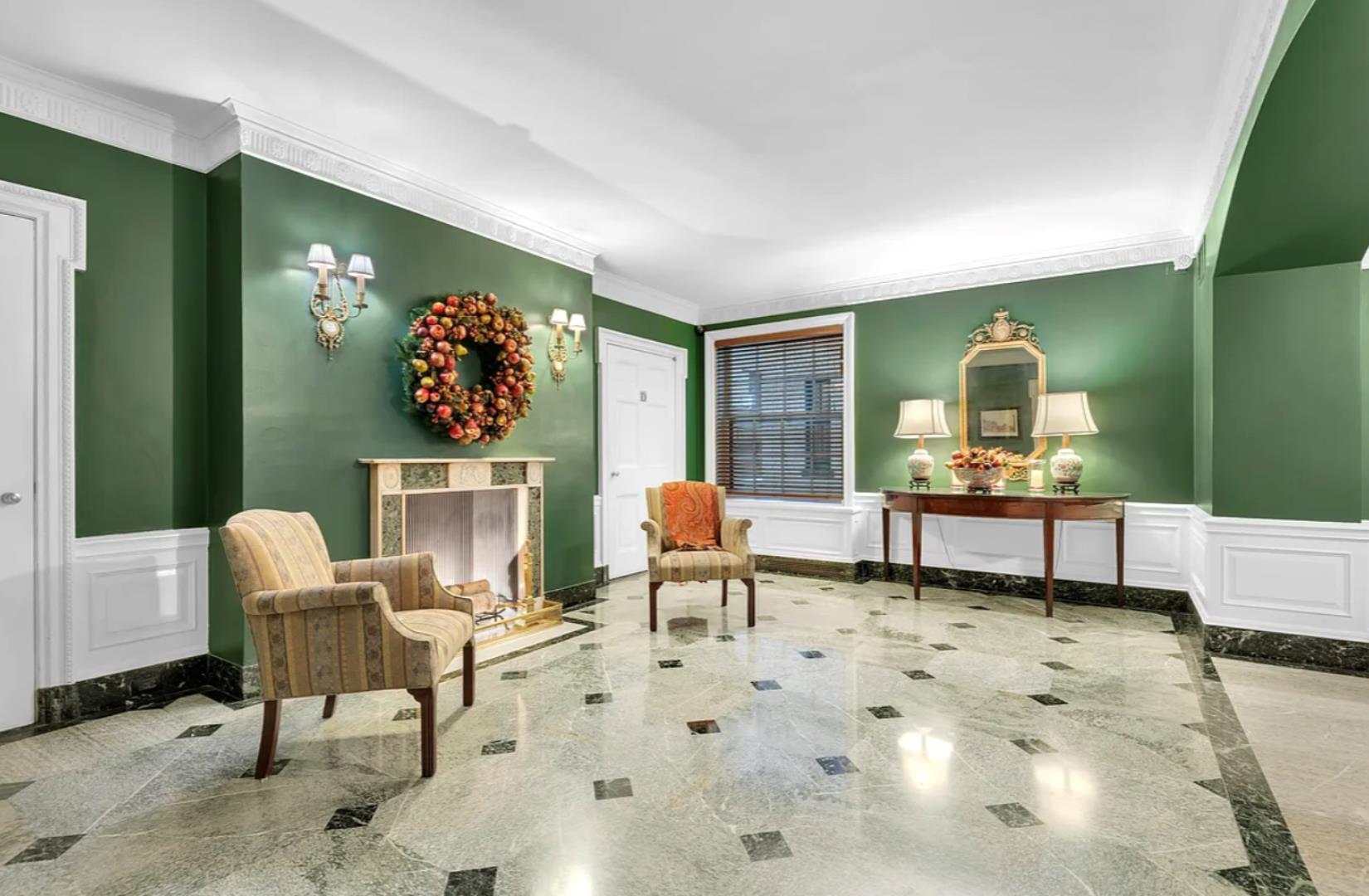 14 SUTTON Place S 4C