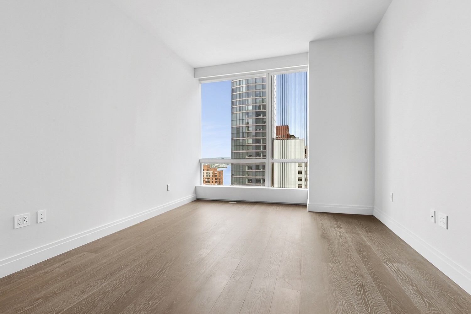 77 GREENWICH Street 30C