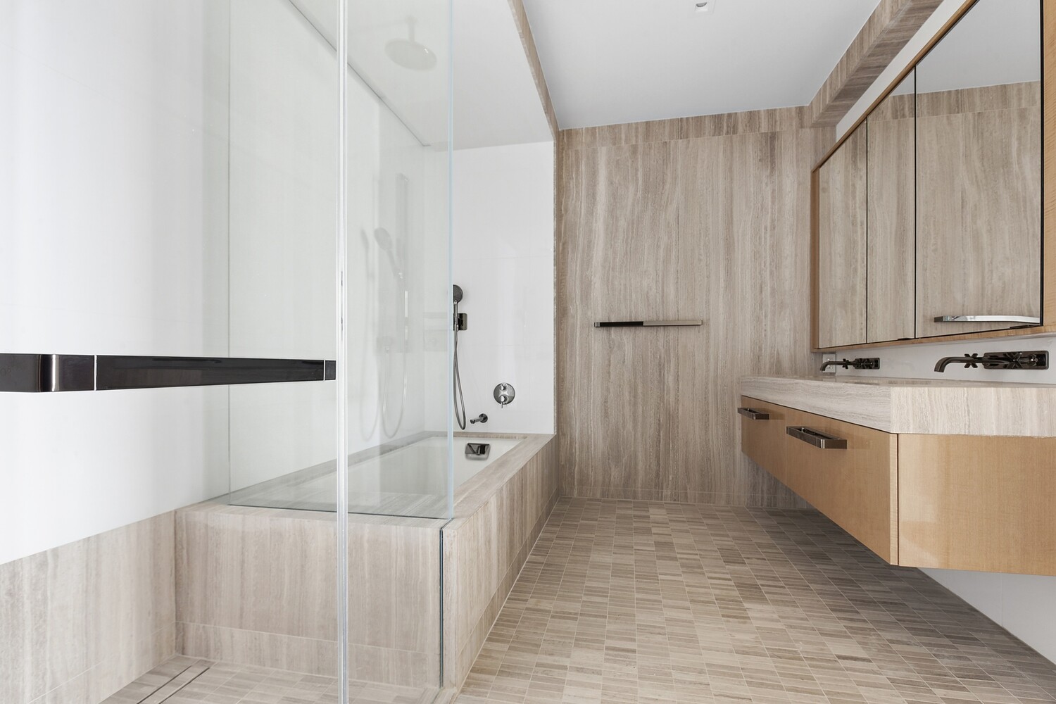 77 GREENWICH Street 30C