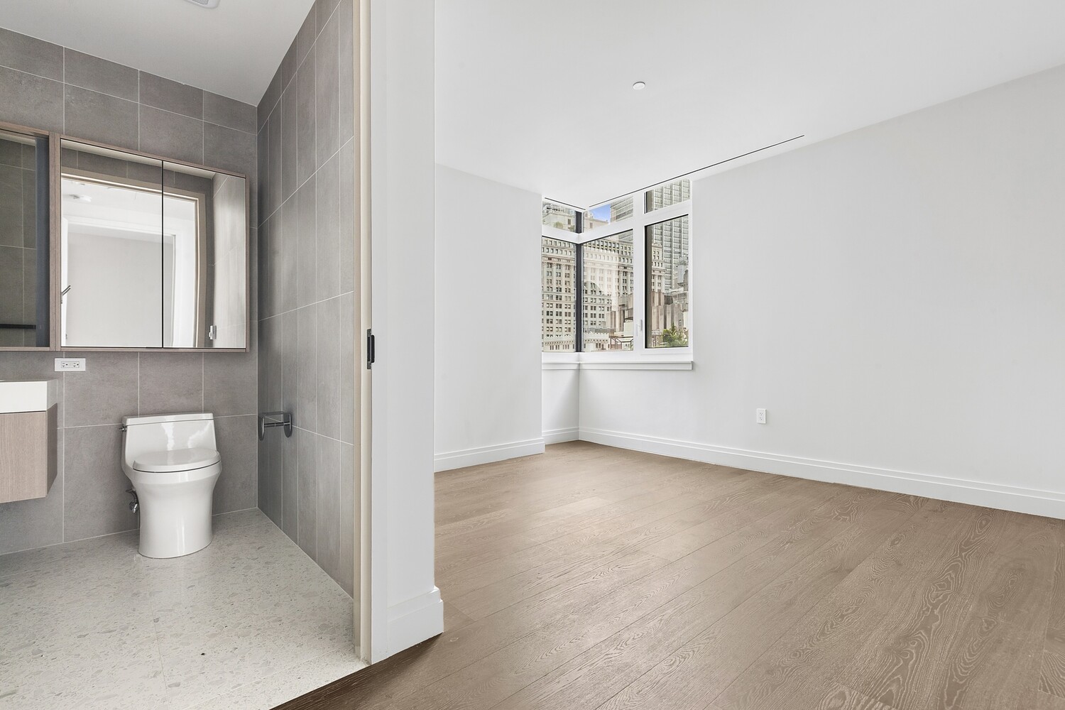 77 GREENWICH Street 30C