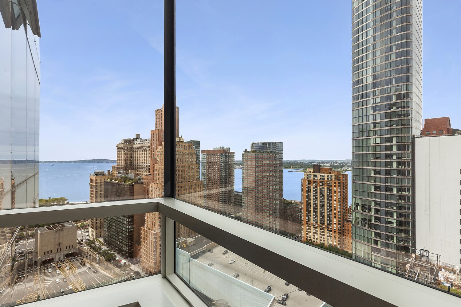 77 GREENWICH Street 30C