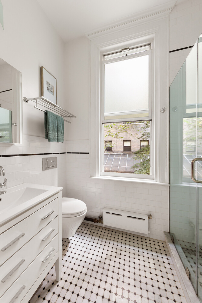 20 W 68TH Street 2B