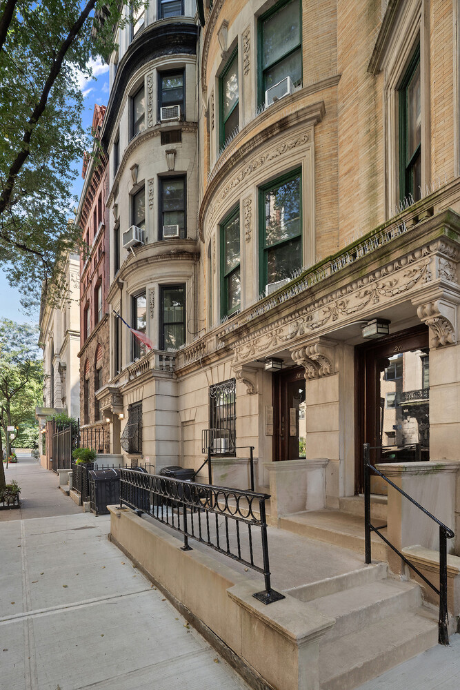 20 W 68TH Street 2B