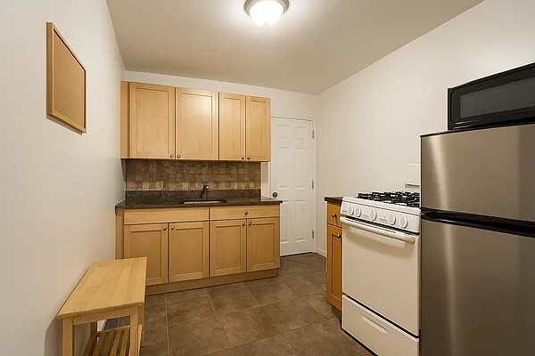 416 W 47TH Street 1C