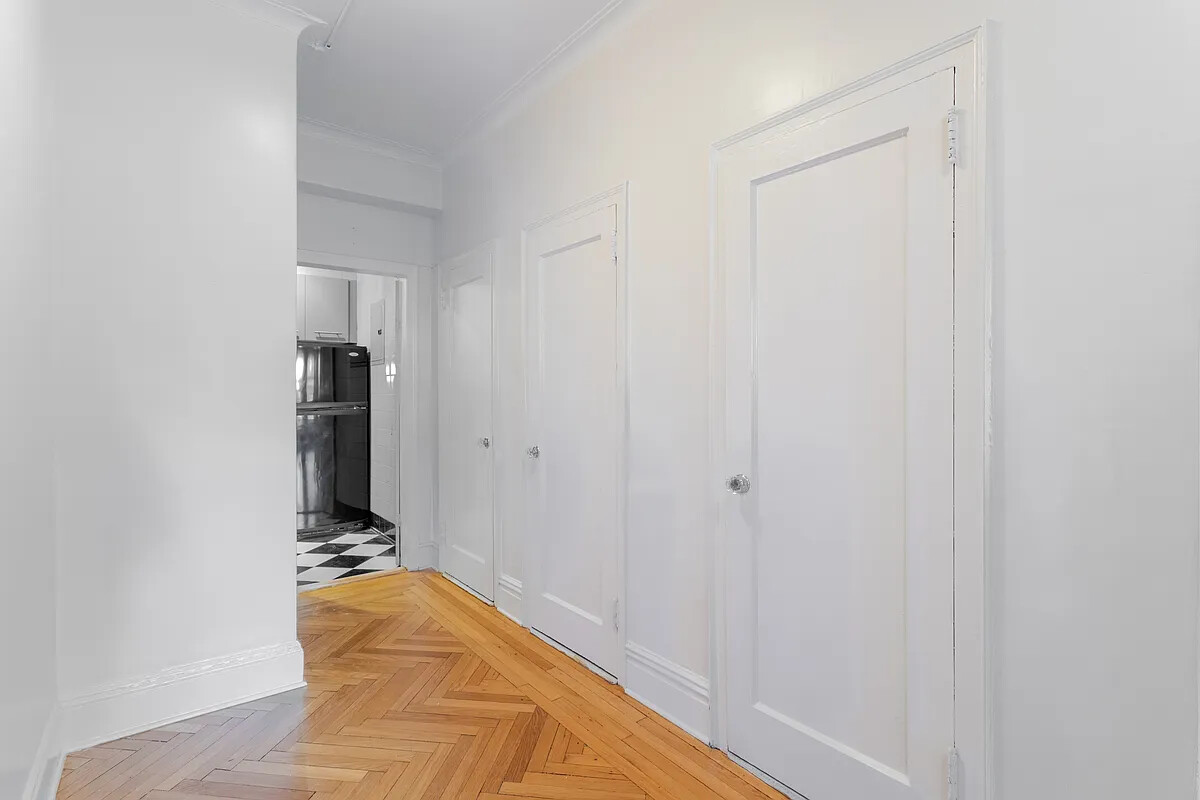 320 E 57TH Street 1B