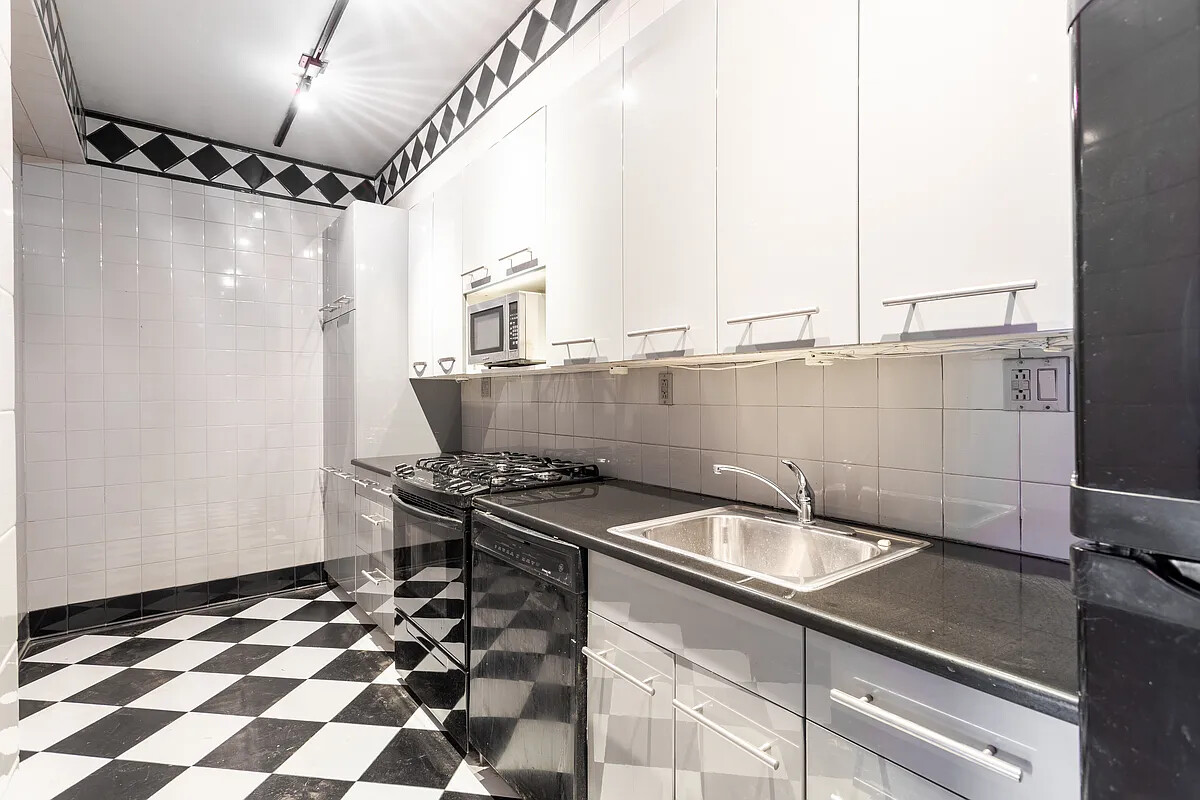 320 E 57TH Street 1B