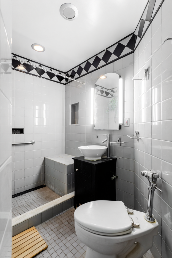 320 E 57TH Street 1B