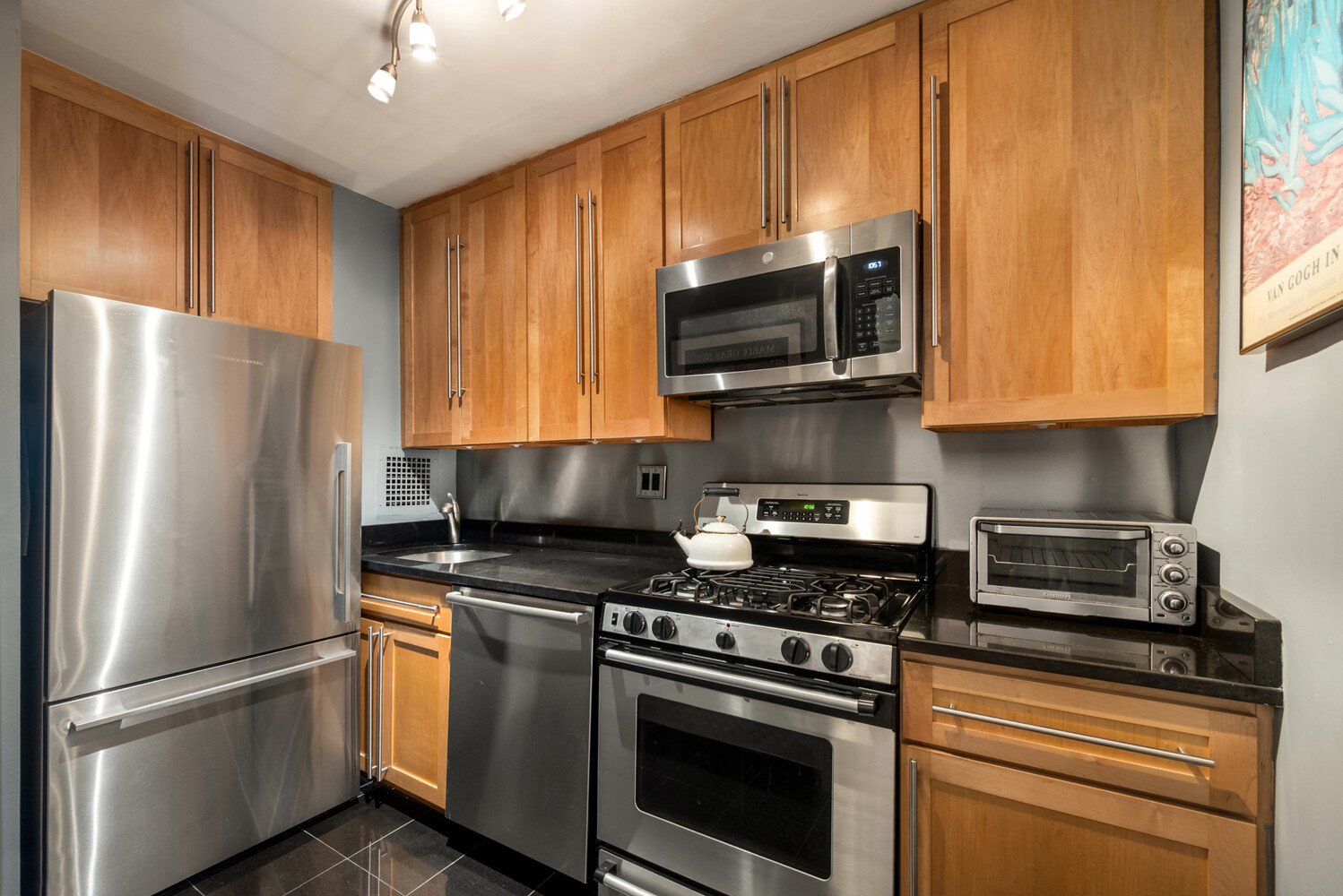 16 W 16TH Street 10WN