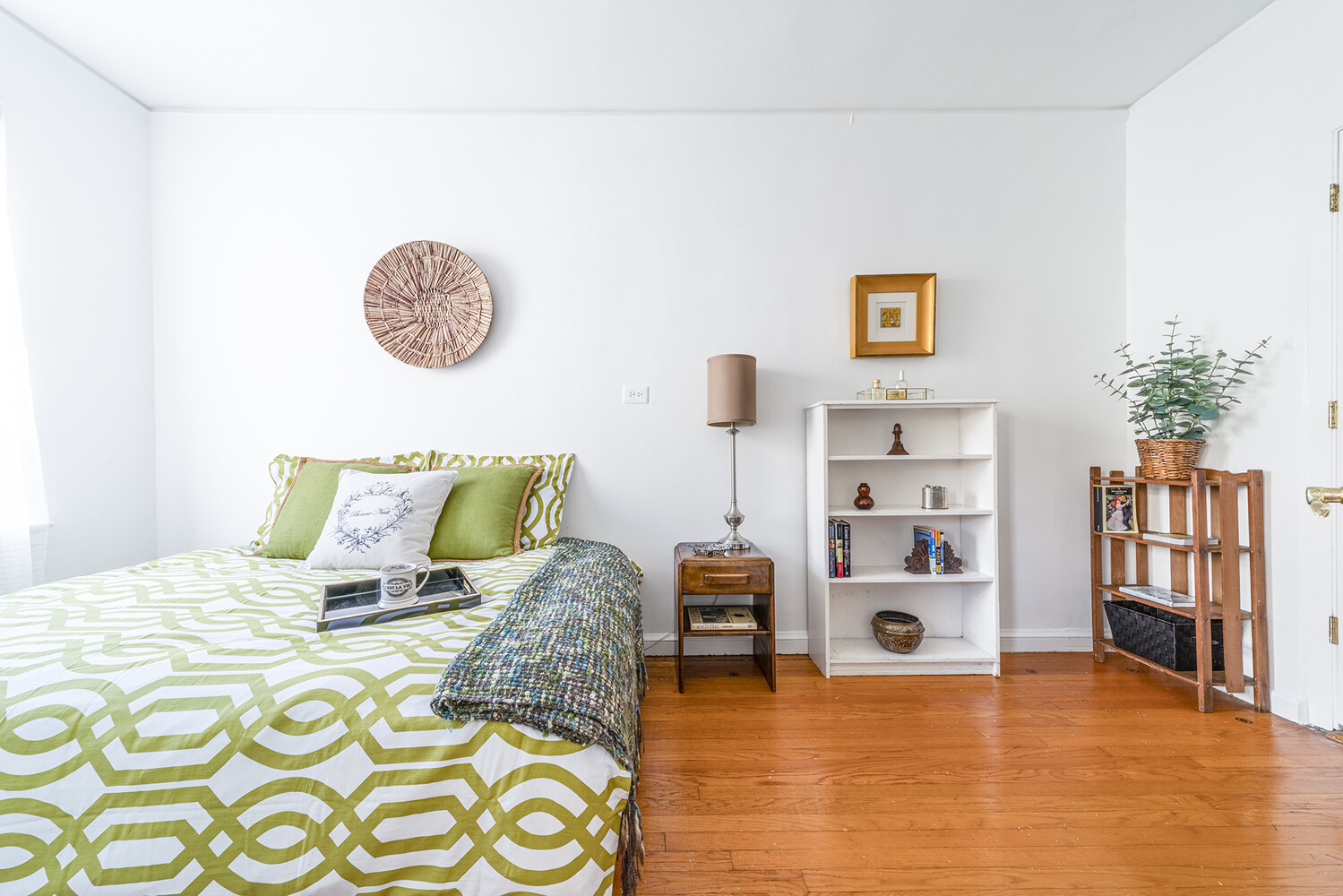 251 SEAMAN Avenue 4K