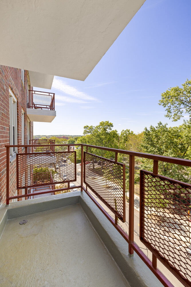 65-15 ALDERTON Street 5E