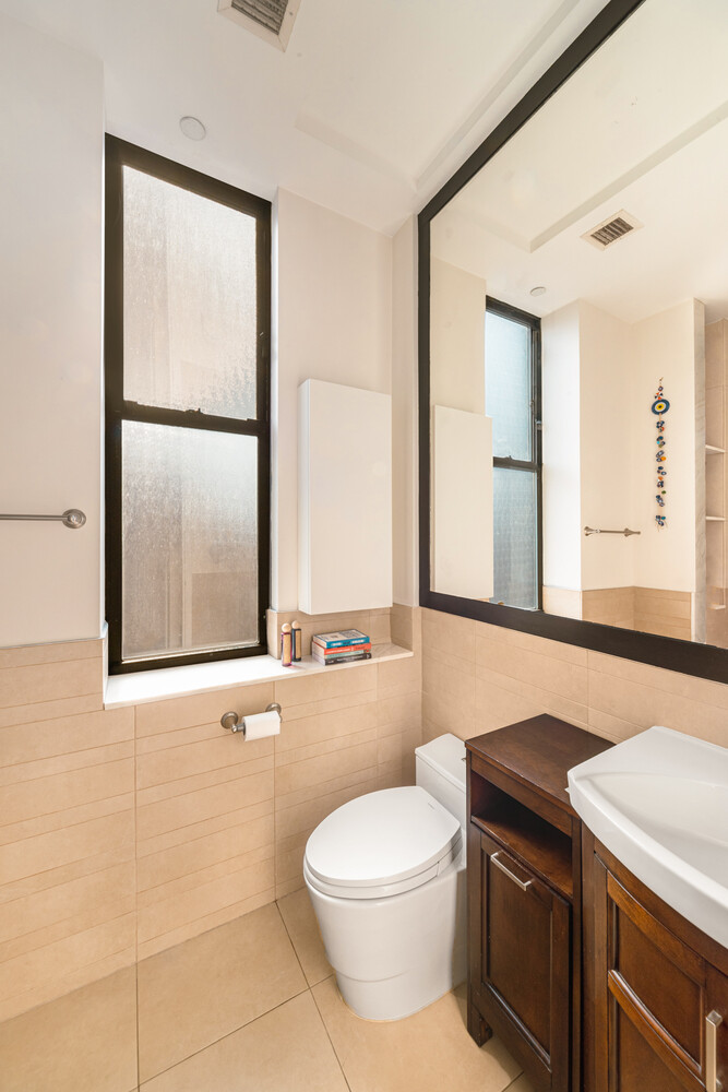 11 E 36TH Street 1006