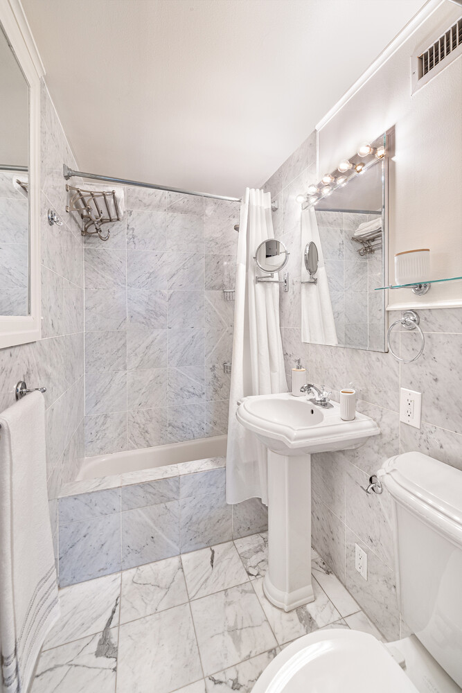 212 E 70TH Street 4B