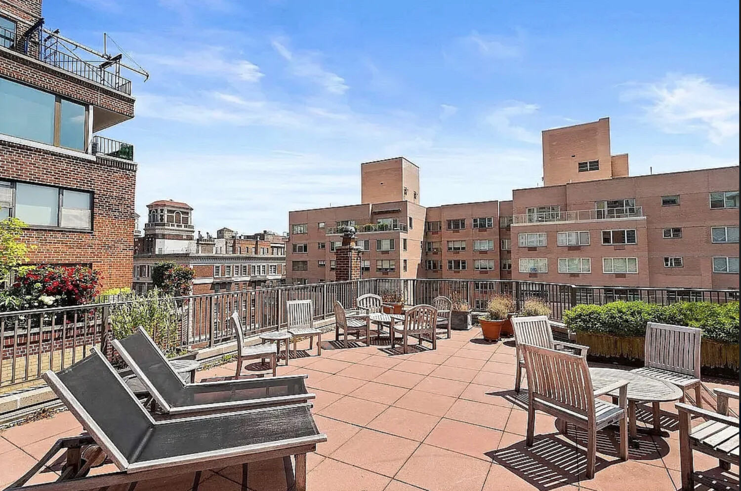 36 SUTTON Place S MAISONETTE