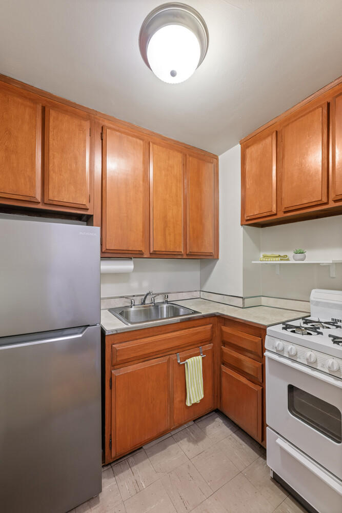 220 E 57TH Street 10G