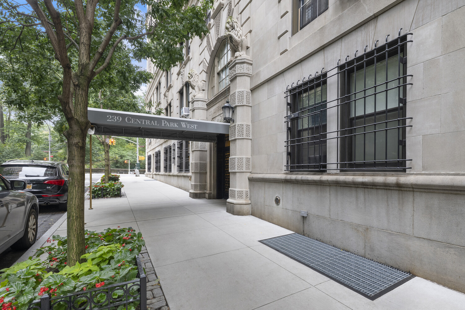 239 CENTRAL Park W 6C