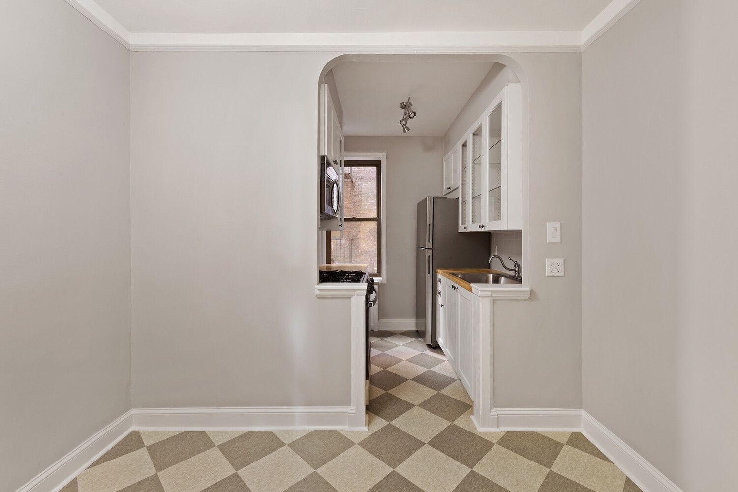 415 OCEAN Parkway 3G