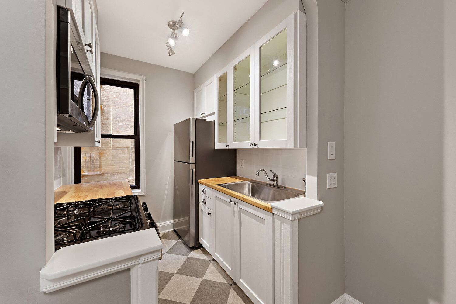 415 OCEAN Parkway 3G