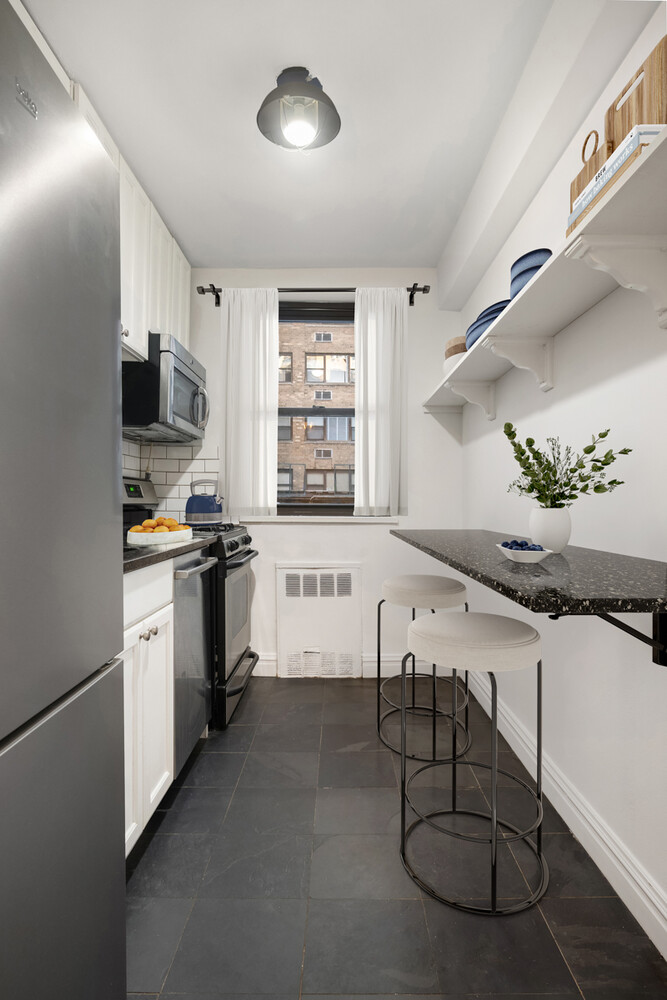 305 E 72ND Street 3HN