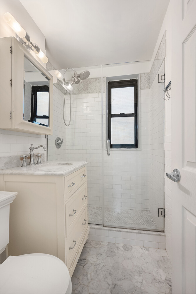 305 E 72ND Street 3HN