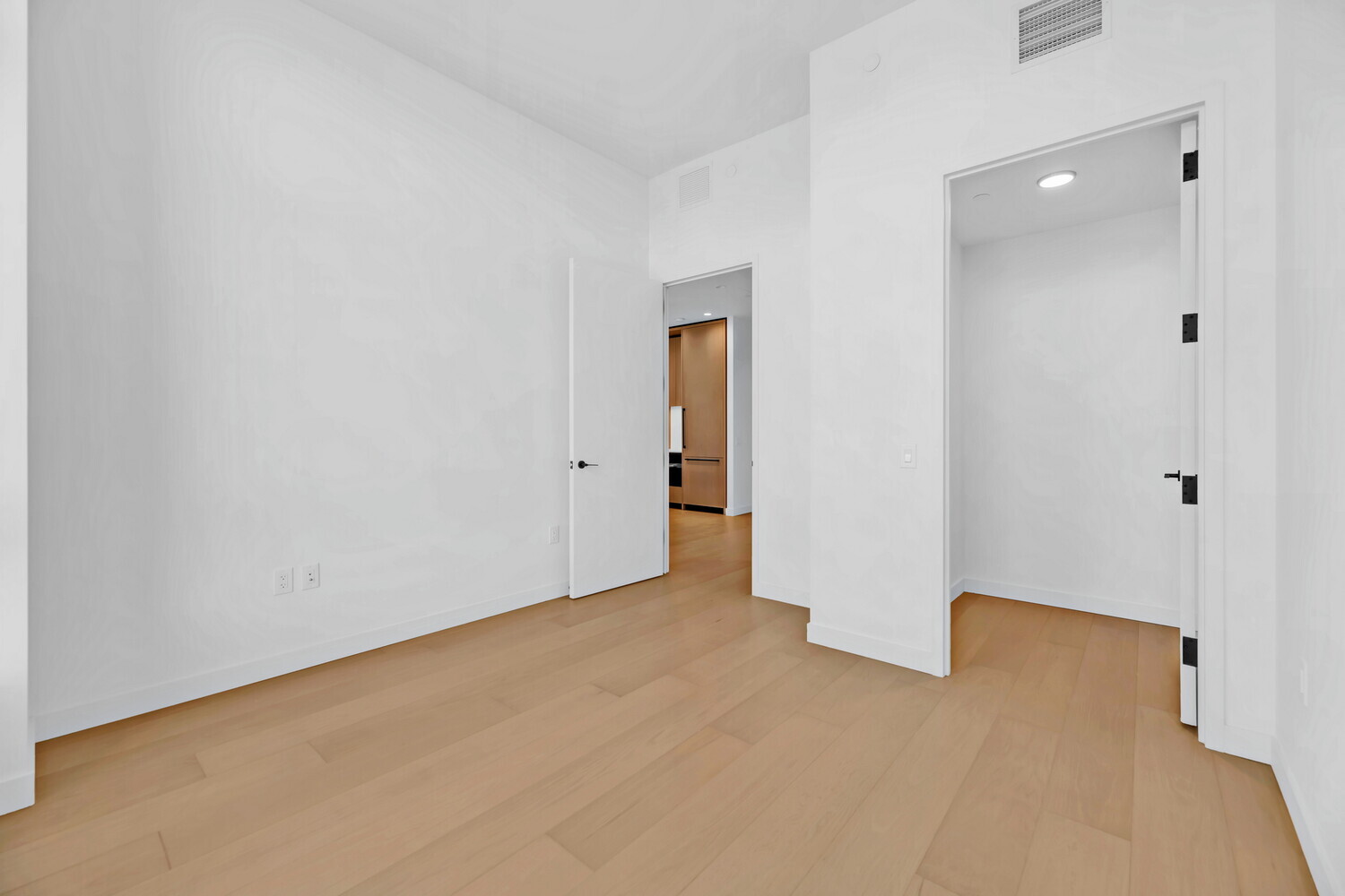 480 KENT Avenue 21C