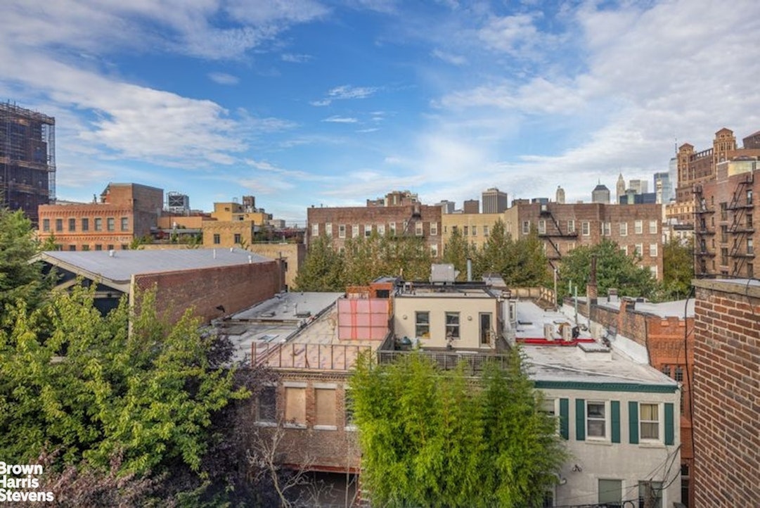 130 HENRY Street 4R