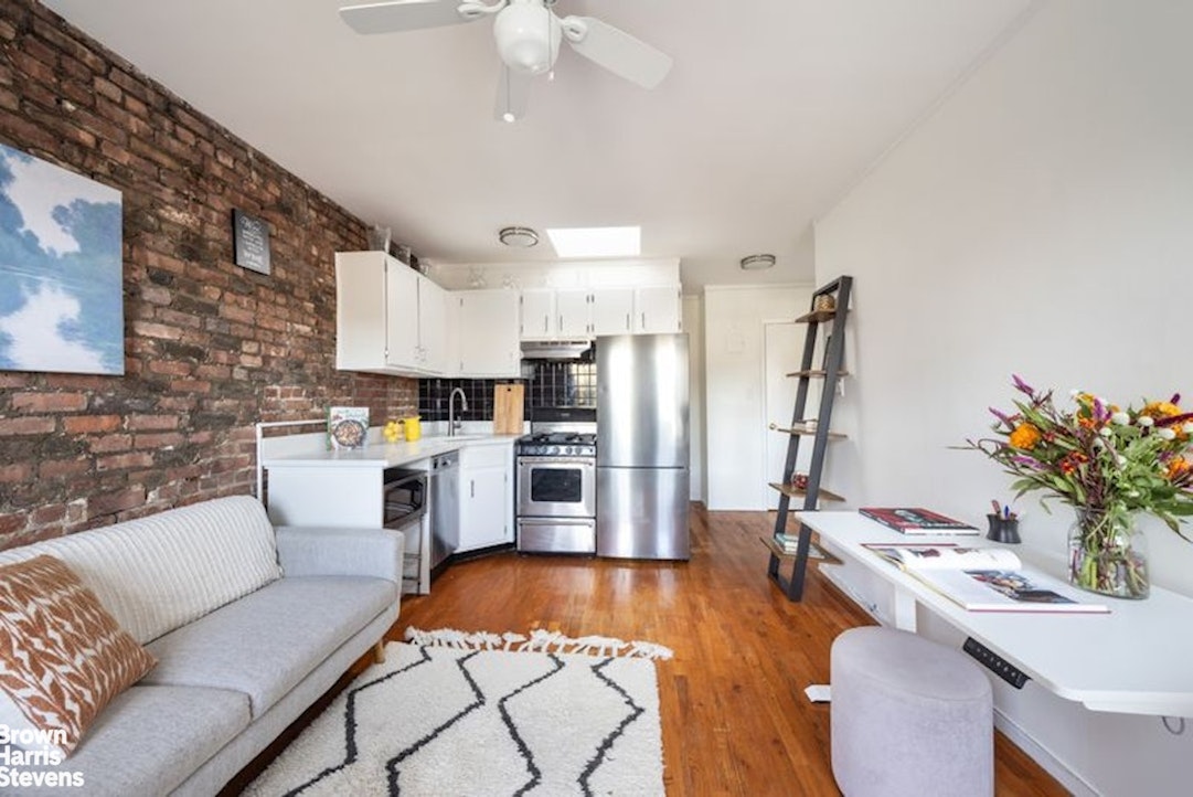 130 HENRY Street 4R