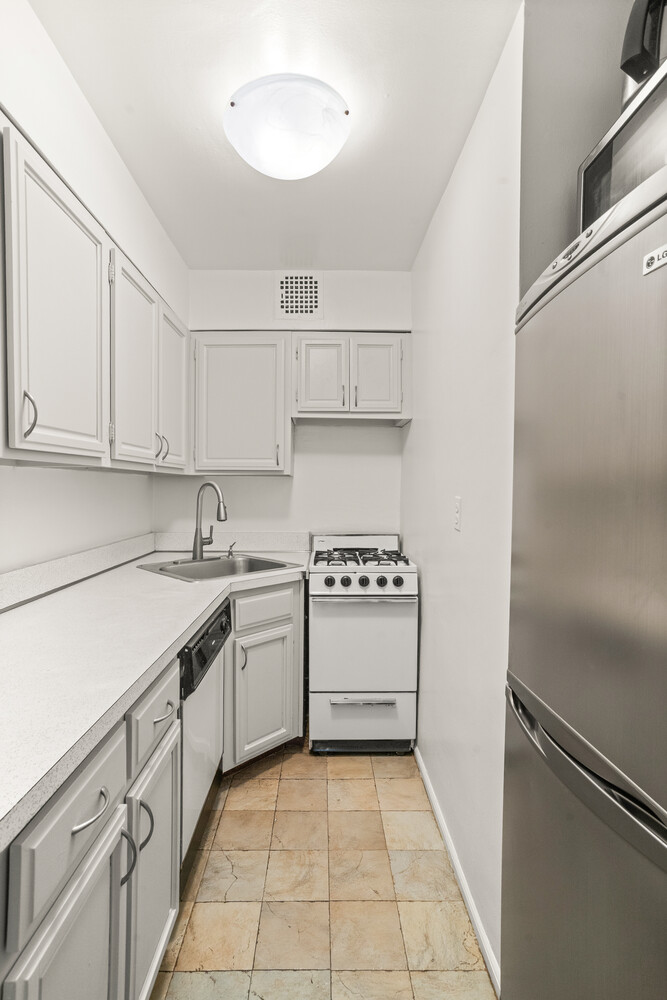 250 W 15TH Street 3E