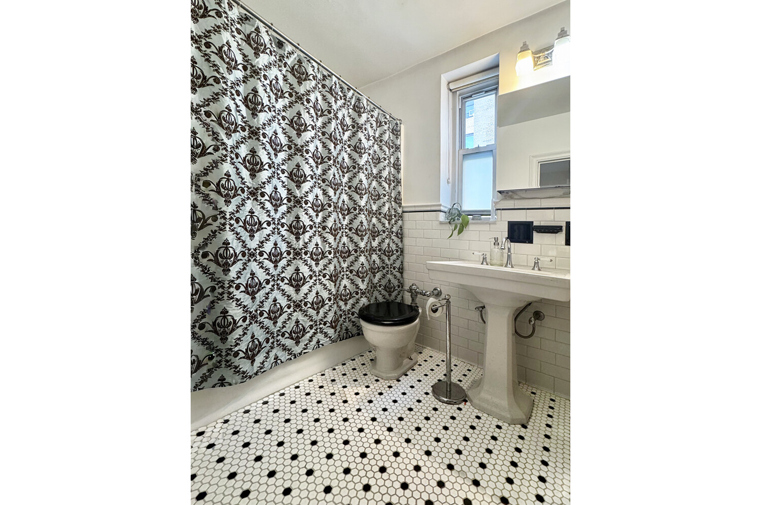 444 CENTRAL Park W 12G