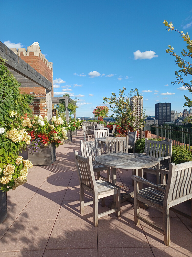 444 CENTRAL Park W 12G