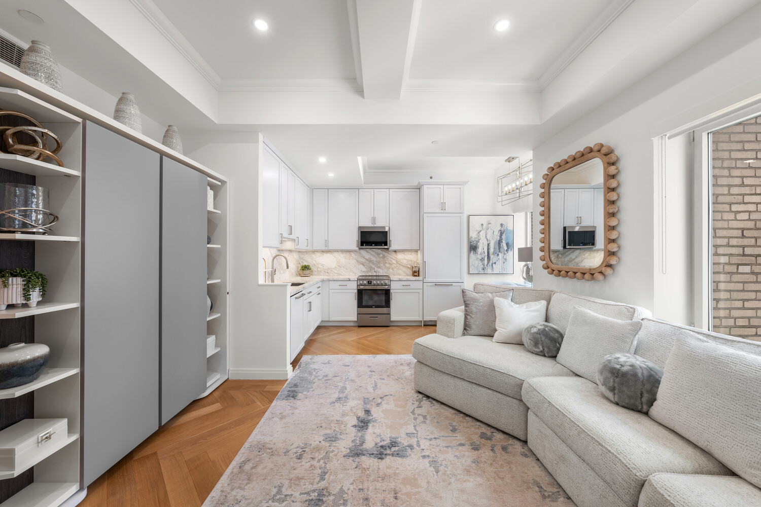 160 CENTRAL Park S 1817