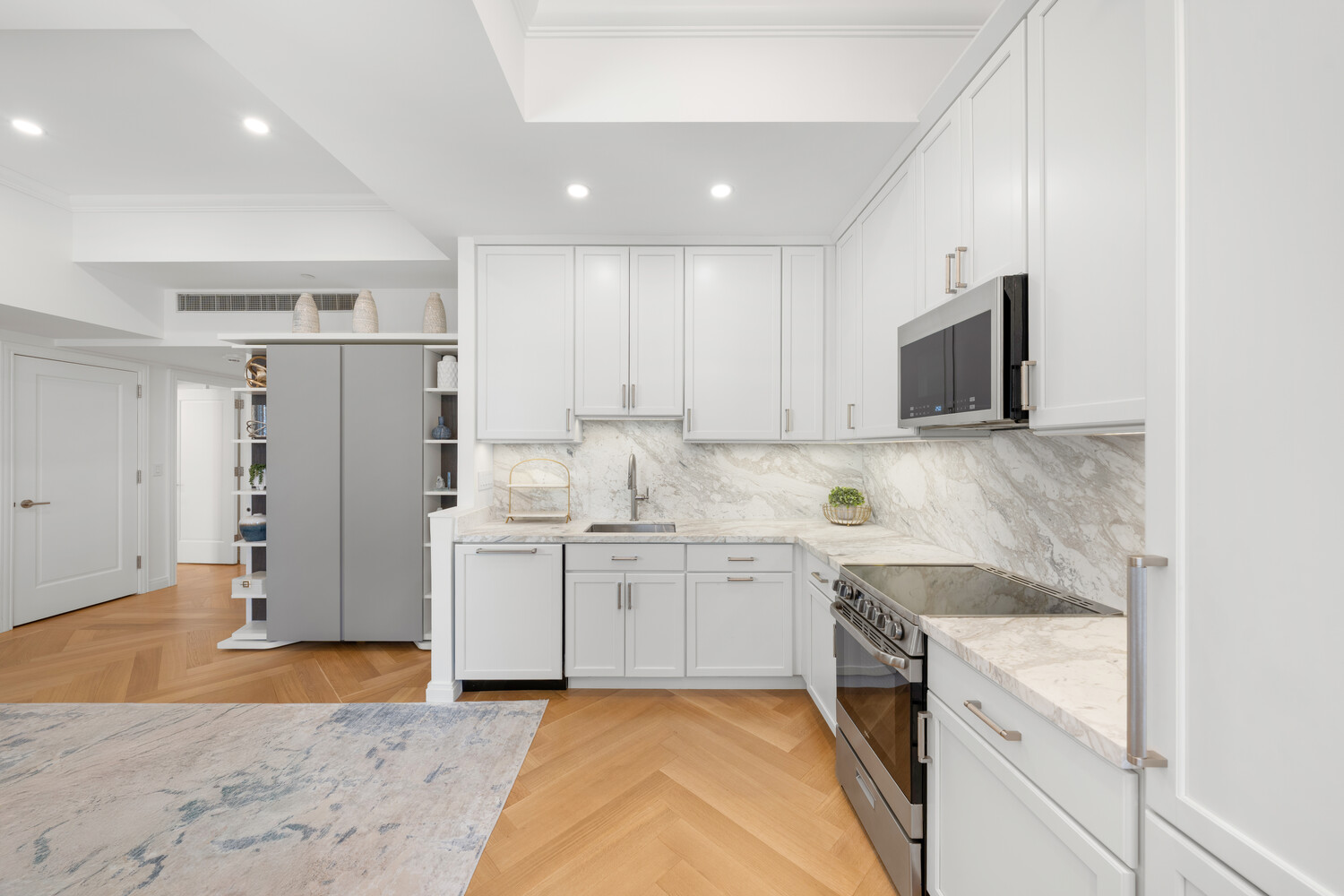 160 CENTRAL Park S 1817