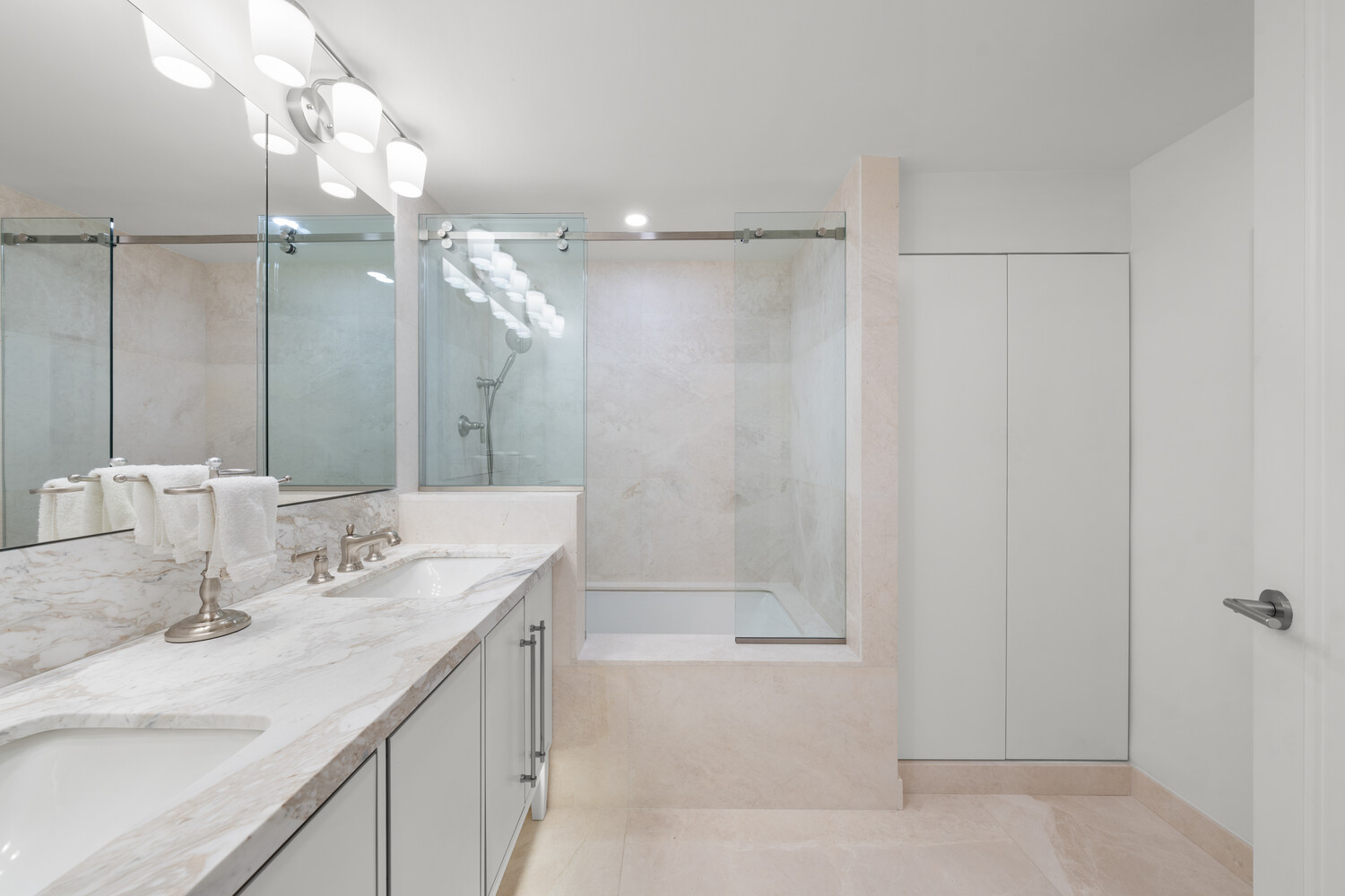 160 CENTRAL Park S 1817